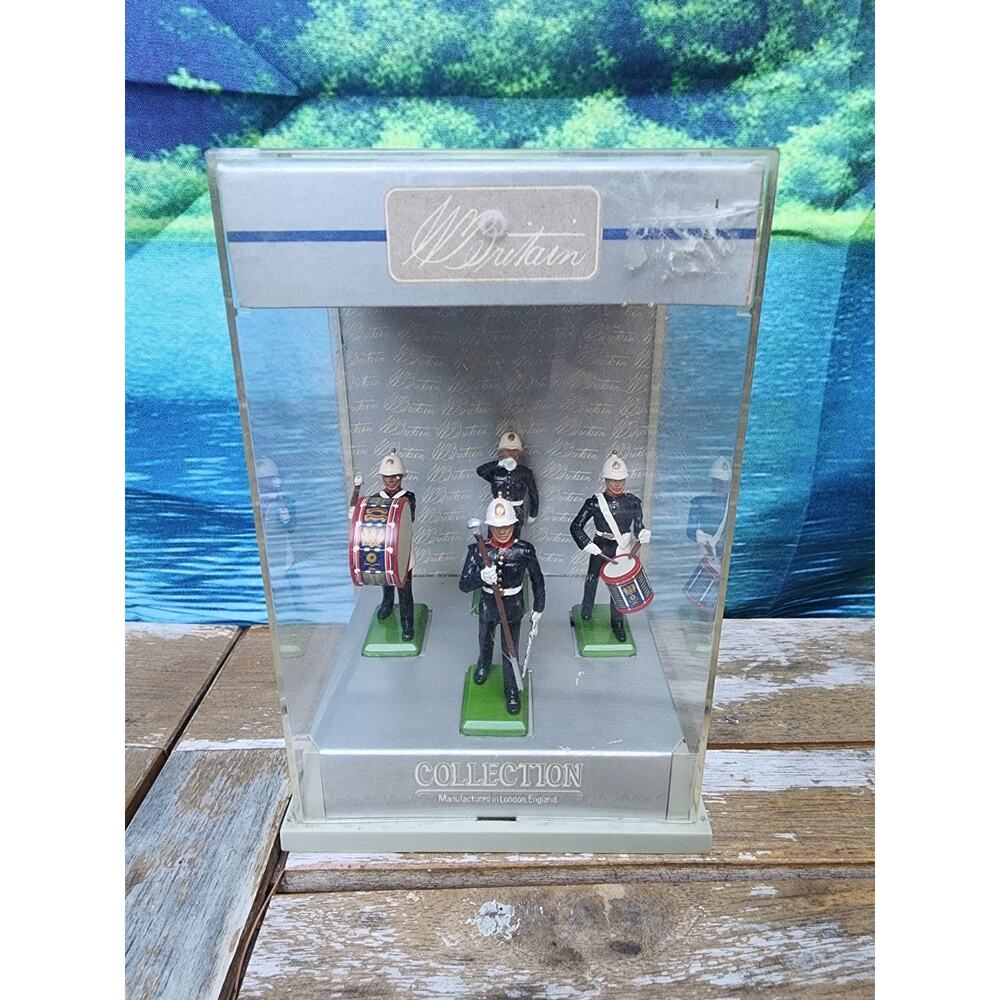 Britains Toy Soldiers — Royal Marines Drum And Bugle Corp. In Case Vintage Set